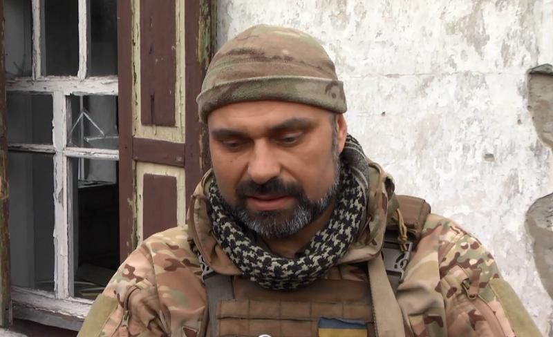 Вітання вам велике з передової, – як бійці готуються до Нового року на фронті
Вітання вам велике з передової, – як бійці готуються до Нового року на фронті