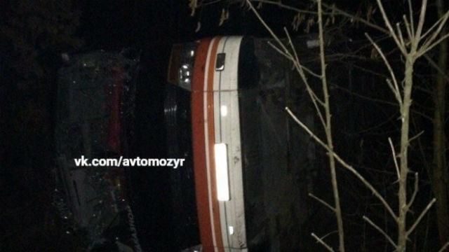 Під Києвом перекинувся автобус з іноземними туристами