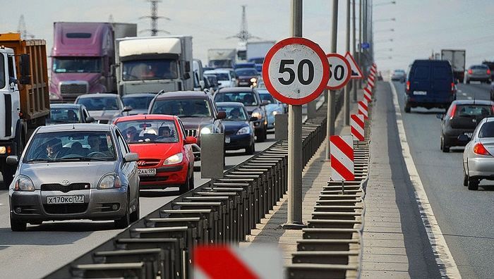 В Україні обмежили швидкість авто в населених пунктах