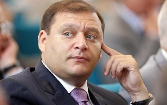 Добкин заявил, что Луценко до сих пор не вернул ему загранпаспорт