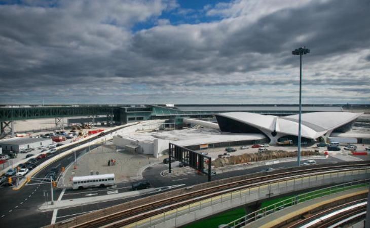 Компьютерный сбой вызвал задержки рейсов в крупных городах США Компьютерный сбой вызвал задержки рейсов в крупных городах США