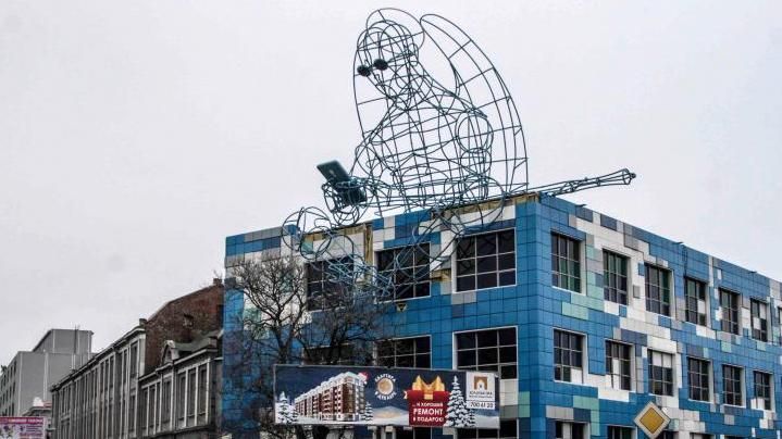 Над Одессой установили гигантского ангела со смартфоном: опубликовано фото Над Одессой установили гигантского ангела со смартфоном: опубликовано фото