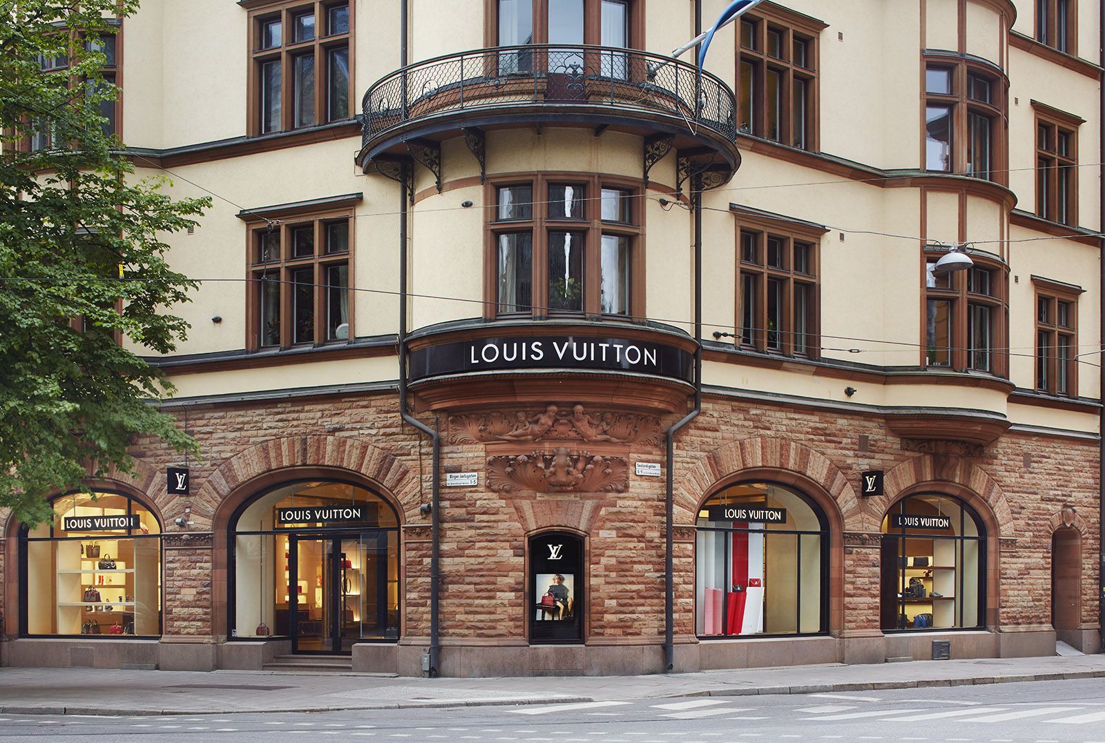 Louis Vuitton щорічно витрачає на боротьбу з підробками 15 мільйонів євро Louis Vuitton щорічно витрачає на боротьбу з підробками 15 мільйонів євро