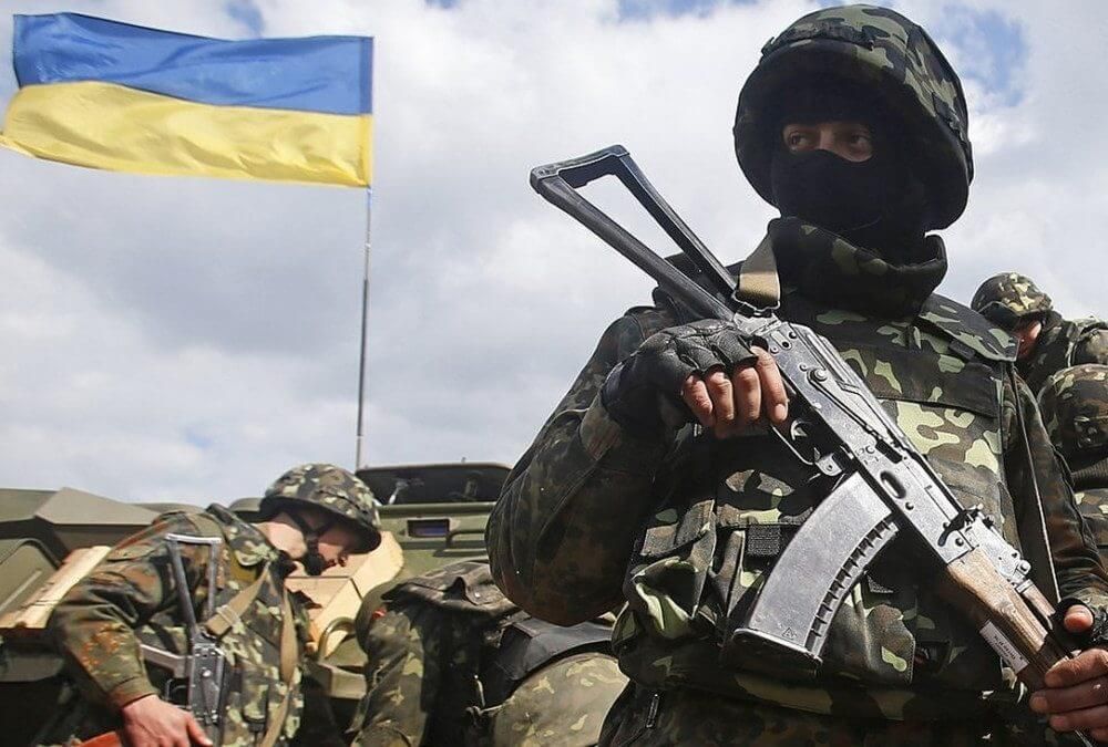 Обстріли на Донбасі: двоє українських військовослужбовців зазнали легких поранень