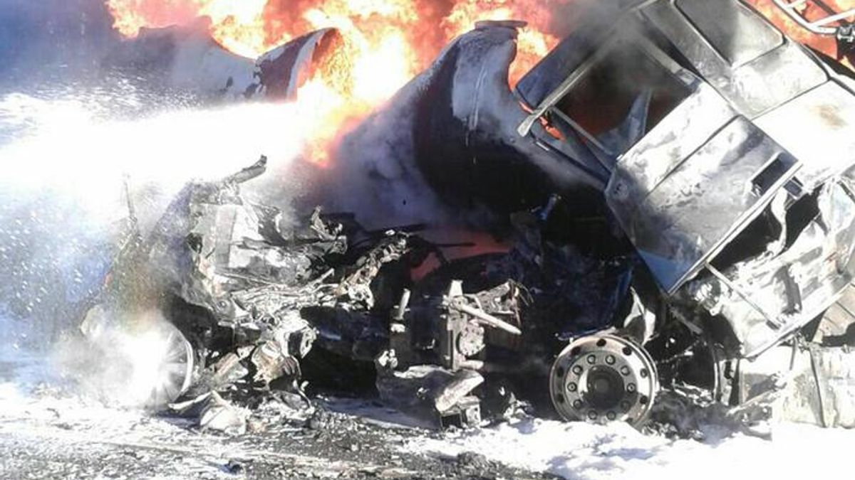 В Італії сталася масштабна ДТП з бензовозом: є загиблі В Італії сталася масштабна ДТП з бензовозом: є загиблі