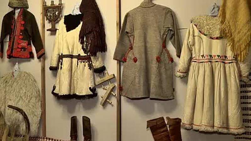 У Львові відкрили унікальну виставку давнього українського одягу: відео