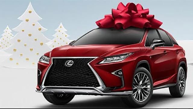 Авто под елку: заместитель Авакова на Новый год получил дорогой подарок Авто под елку: заместитель Авакова на Новый год получил дорогой подарок