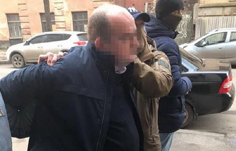 На солідному хабарі погорів високопоставлений фіскал На солідному хабарі погорів високопоставлений фіскал