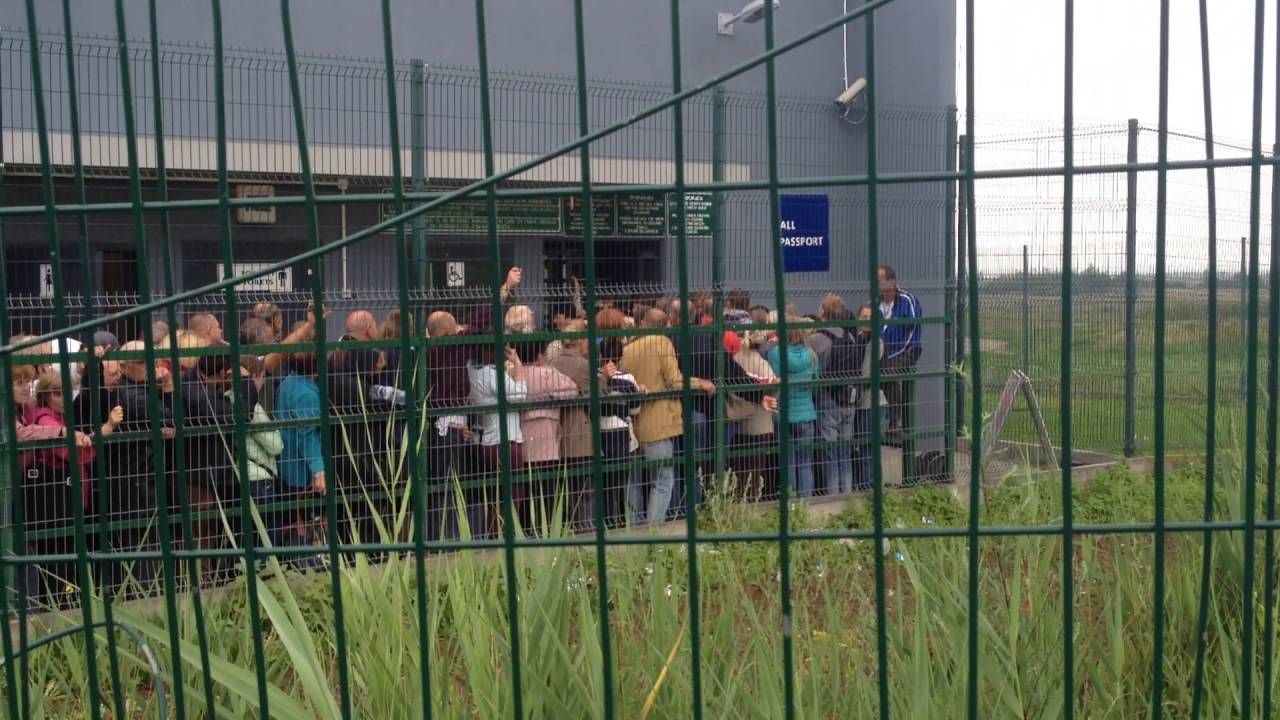 Скандальний закон про ввезення товарів в дії: що відбувається на кордоні Скандальний закон про ввезення товарів в дії: що відбувається на кордоні