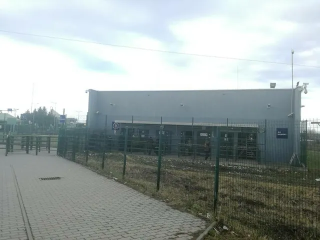 Скандальний закон про ввезення товарів в дії Скандальний закон про ввезення товарів в дії