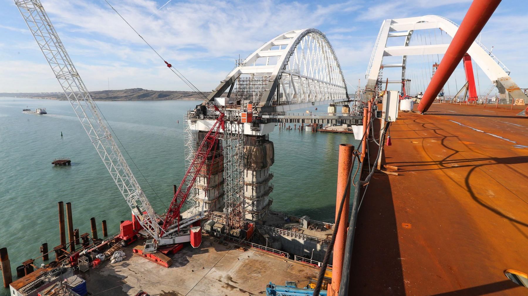 Кримський міст не запустять в 2018 році, – російський журналіст назвав причини Кримський міст не запустять в 2018 році, – російський журналіст назвав причини