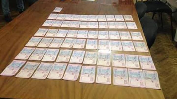 Голів райдержадміністрації та райради в Запорізькій області затримали на хабарі Голів райдержадміністрації та райради в Запорізькій області затримали на хабарі