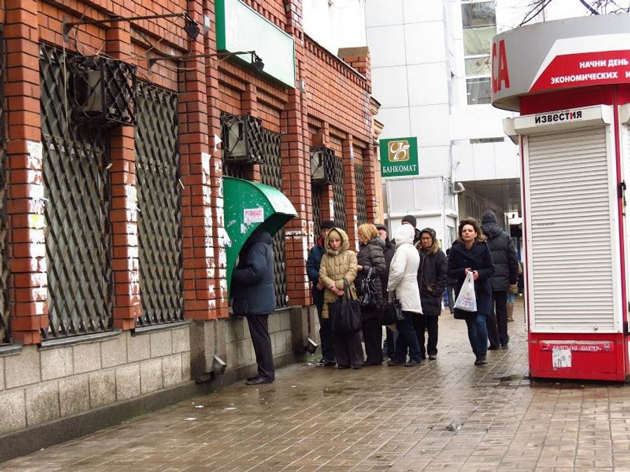 Будни "ЛНР": с окупацией жизнь луганчан утратила прежний лоск