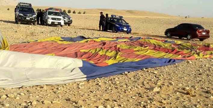 У Єгипті впала повітряна куля з туристами: моторошне відео У Єгипті впала повітряна куля з туристами: моторошне відео