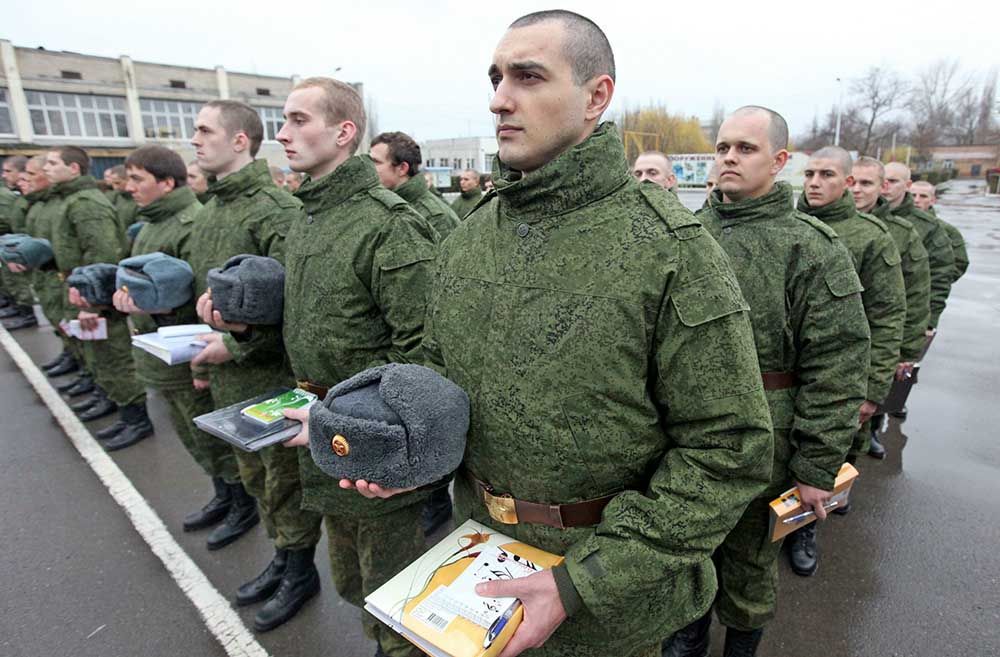 Россия незаконно призвала на военную службу около 5 тысяч жителей аннексированного Крыма