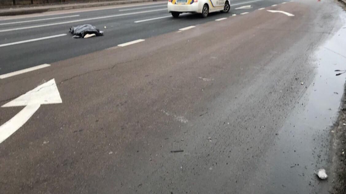 "Хтось викрав машину та збив жінку": жахлива трагедія сталася під Києвом "Хтось викрав машину та збив жінку": жахлива трагедія сталася під Києвом