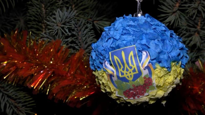 "Окопні" 12 страв, колядки та "традиція" сепаратистів: як українські бійці святкують Різдво на передовій