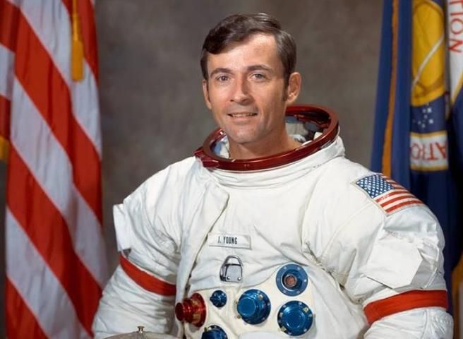 Умер Джон Янг – астронавт, который высаживался на Луну Умер Джон Янг – астронавт, который высаживался на Луну