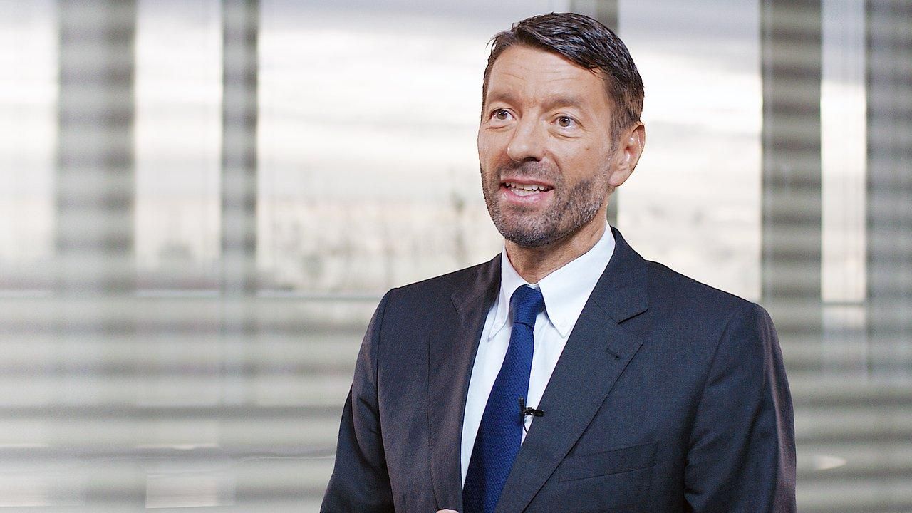 Глава Adidas призвал Берлин улучшить отношения с Россией Глава Adidas призвал Берлин улучшить отношения с Россией