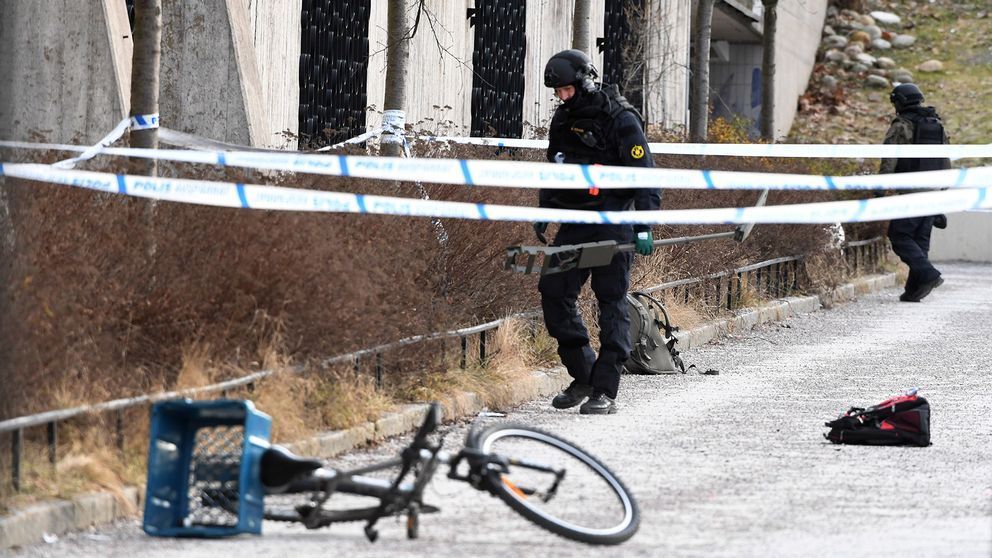 В Стокгольме возле станции метро произошел взрыв: фото