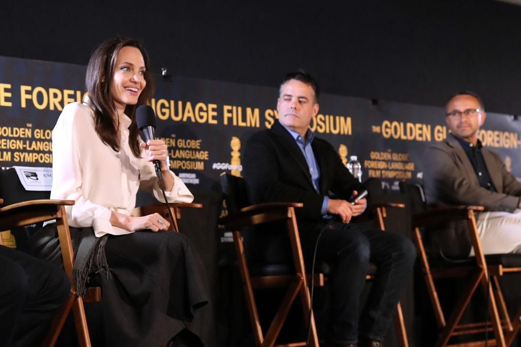 Анджелина Джоли удивила образом на церемонии "Золотого глобуса": фото