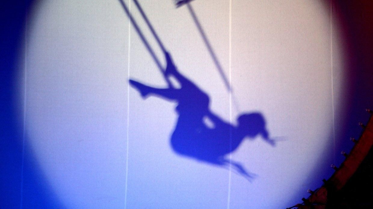 Российская гимнастка сорвалась на глазах у зрителей в Беларуси: шокирующее видео Российская гимнастка сорвалась на глазах у зрителей в Беларуси: шокирующее видео