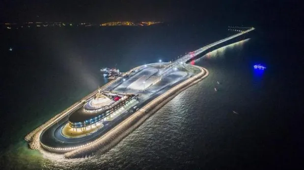 Найдовший морський міст у Китаї