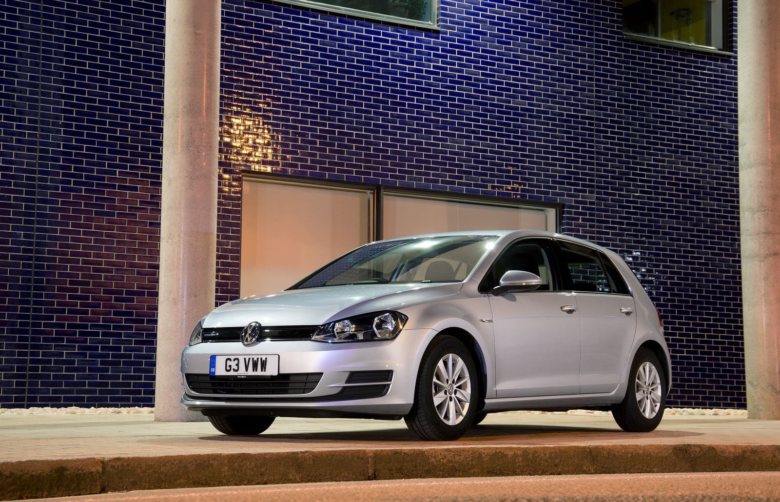 Volkswagen Golf получит новые моторы