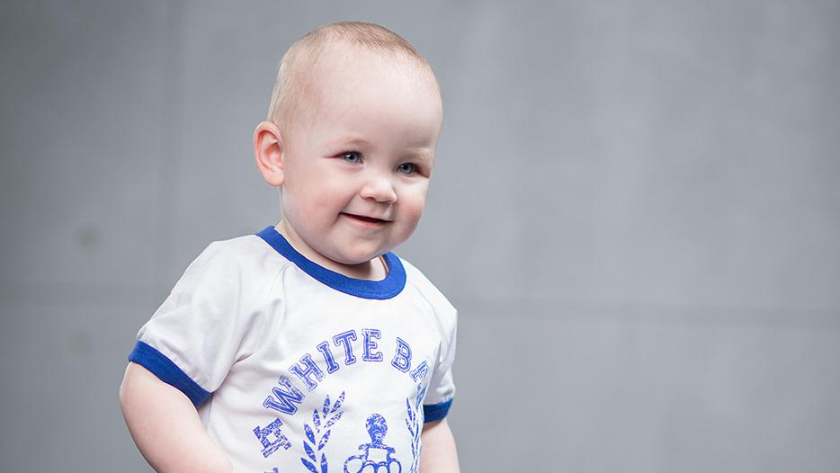 Украинский бренд продает для детей  футболки с расистской надписью