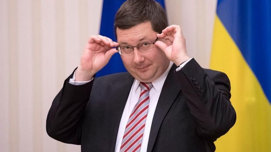 Стало відомо, скільки заробив "російський шпигун" Єжов за минулий рік Стало відомо, скільки заробив "російський шпигун" Єжов за минулий рік