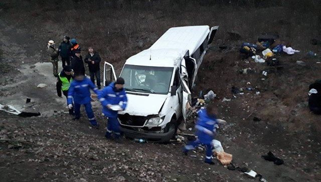 У Росії перекинувся автобус із українцями: є жертви У Росії перекинувся автобус із українцями: є жертви