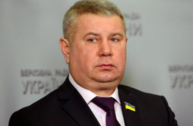 Суд закрыл дело против нардепа, который пьяным ездил на авто