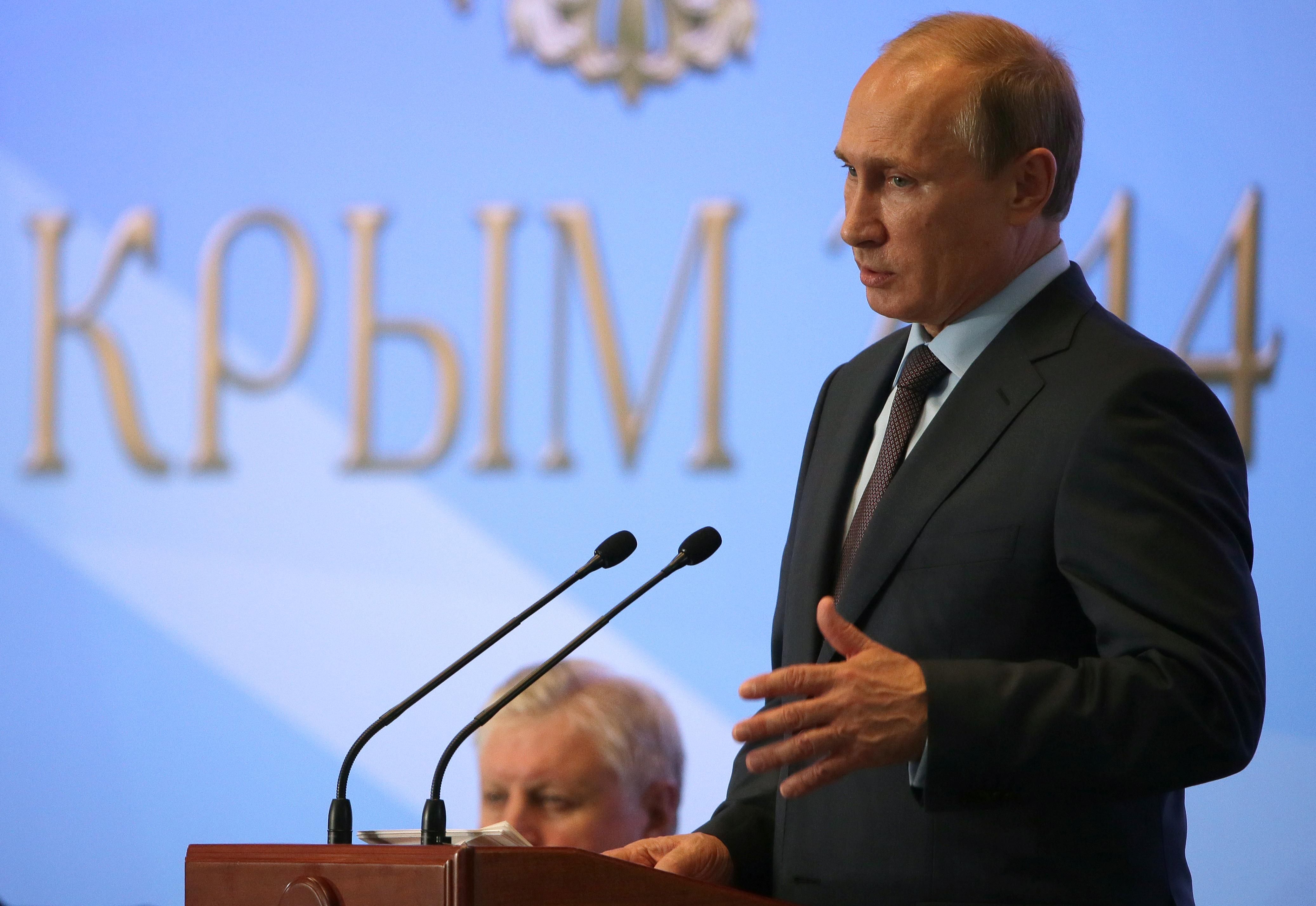 Путін намагається перетворити Крим на "військову фортецю", – експерт