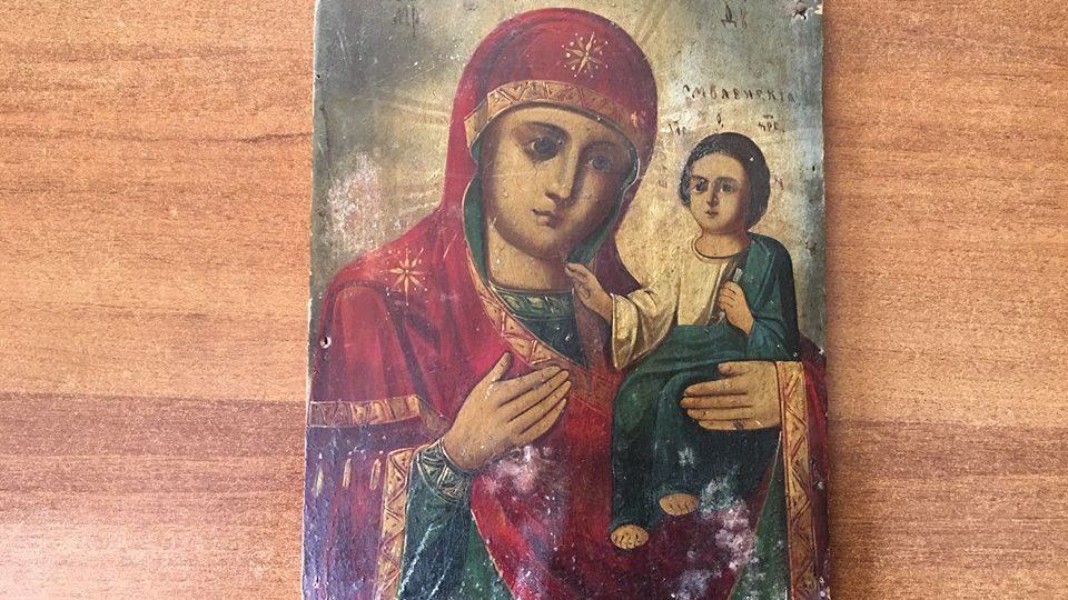 Украинец пытался вывезти старинную икону за границу