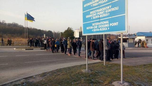 Протесты на границе с Польшей: в МВД рассказали о ситуации на пунктах пропуска