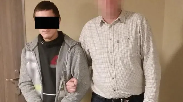 П'яні українці накинулися з кулаками на двох поляків у центрі Варшави П'яні українці накинулися з кулаками на двох поляків у центрі Варшави