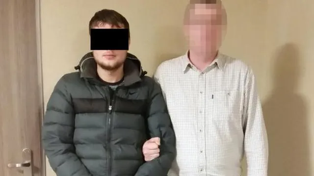 П'яні українці накинулися з кулаками на двох поляків у центрі Варшави П'яні українці накинулися з кулаками на двох поляків у центрі Варшави