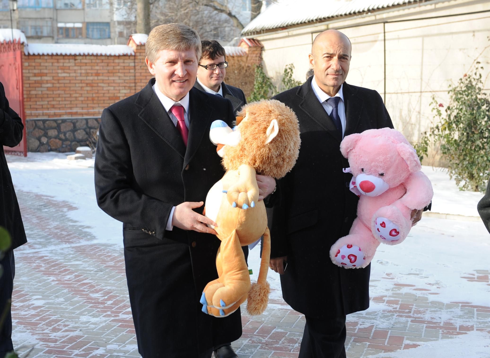 Ахметов за 4 месяца существенно улучшил свои экономические позиции Ахметов за 4 месяца существенно улучшил свои экономические позиции