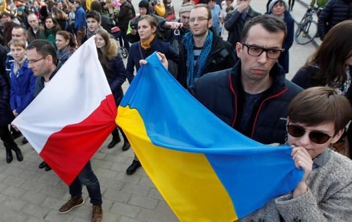 Мы спасаем их экономику, - Климкин об "украинских беженцах" в Польше