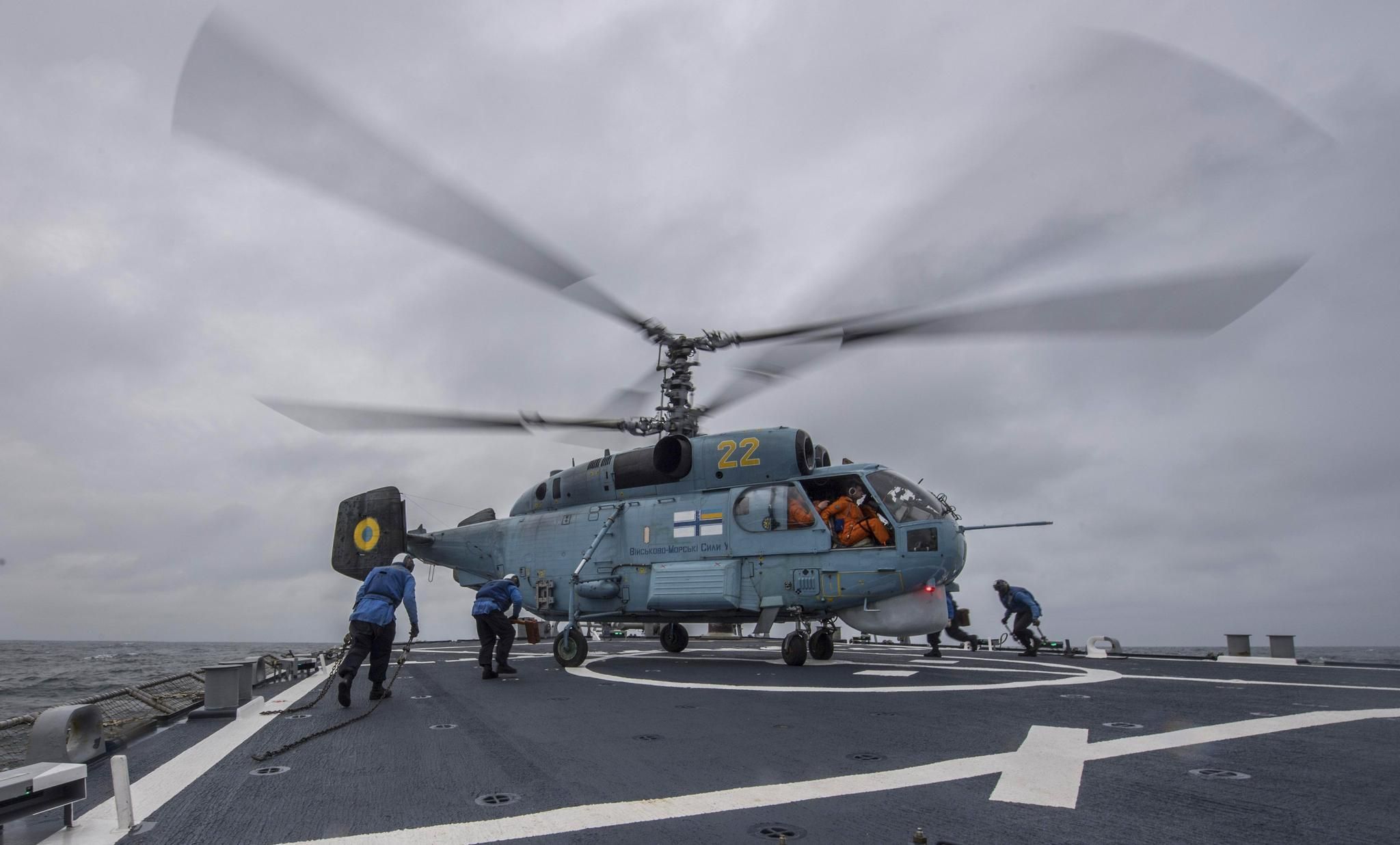 Украинская морская авиация с американцами провела тренировки в Черном море: зрелищные фото