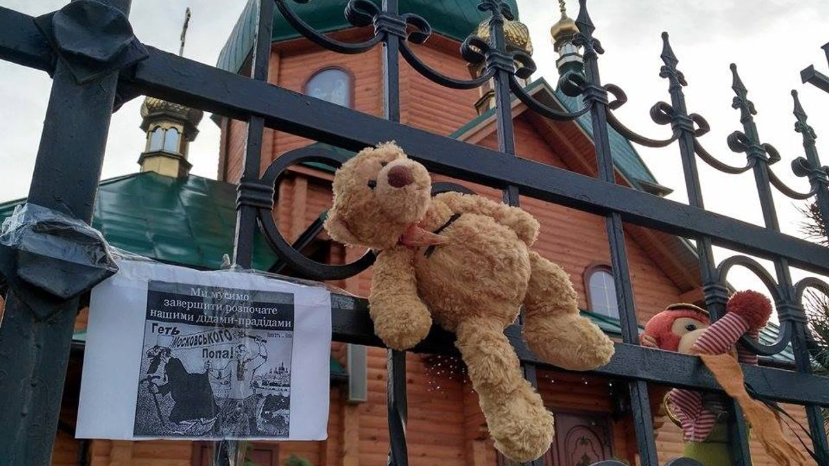 Есть православная, а есть лжецерковь, – священник из Запорожья прокомментировал отказ отпевать ребенка Есть православная, а есть лжецерковь, – священник из Запорожья прокомментировал отказ отпевать ребенка