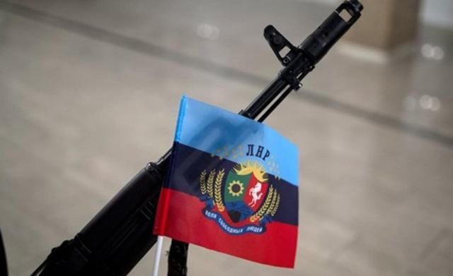 Боевики "ЛНР" массово разворовывают горючее: российские командиры готовят выволчку Боевики "ЛНР" массово разворовывают горючее: российские командиры готовят выволчку