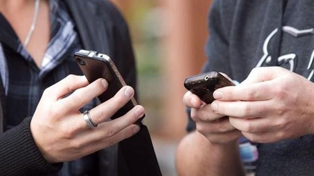 Блогер назвав причину блокування мобільного зв'язку в "ДНР" Блогер назвав причину блокування мобільного зв'язку в "ДНР"