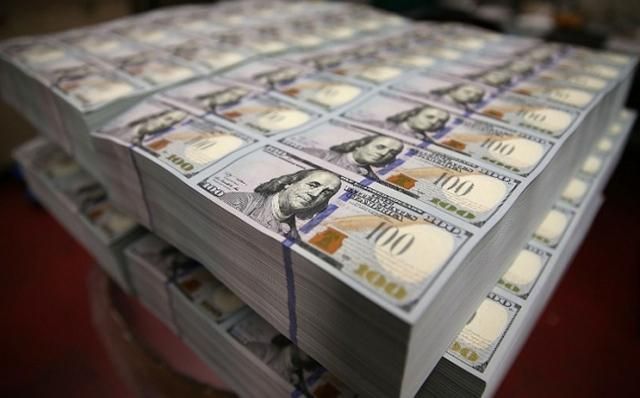 Щодня в Україну прилітає літак із готівковими доларами: фінансист пояснив причину Щодня в Україну прилітає літак із готівковими доларами: фінансист пояснив причину