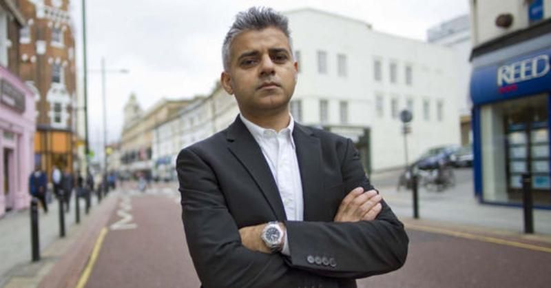 Фанаты Трампа сорвали речь мэра Лондона и требовали его ареста Фанаты Трампа сорвали речь мэра Лондона и требовали его ареста