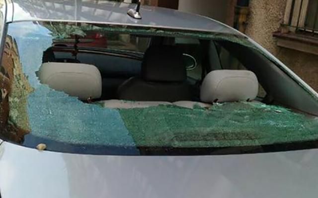 У Польщі автомобіль росіянки закидали камінням: фото