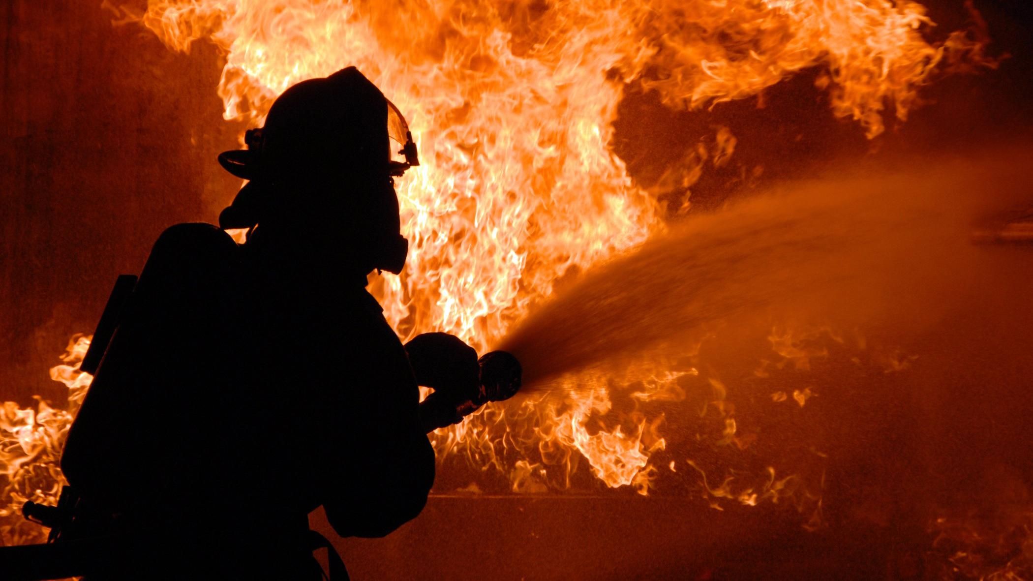 Надзвичайники назвали кількість загиблих у пожежах за два тижні нового року: страшні цифри