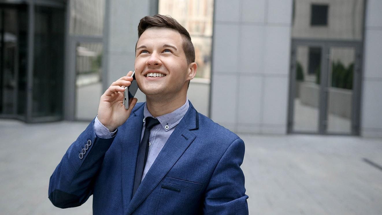 Американським урядовцям хочуть заборонити користуватися смартфонами китайських брендів Американським урядовцям хочуть заборонити користуватися смартфонами китайських брендів