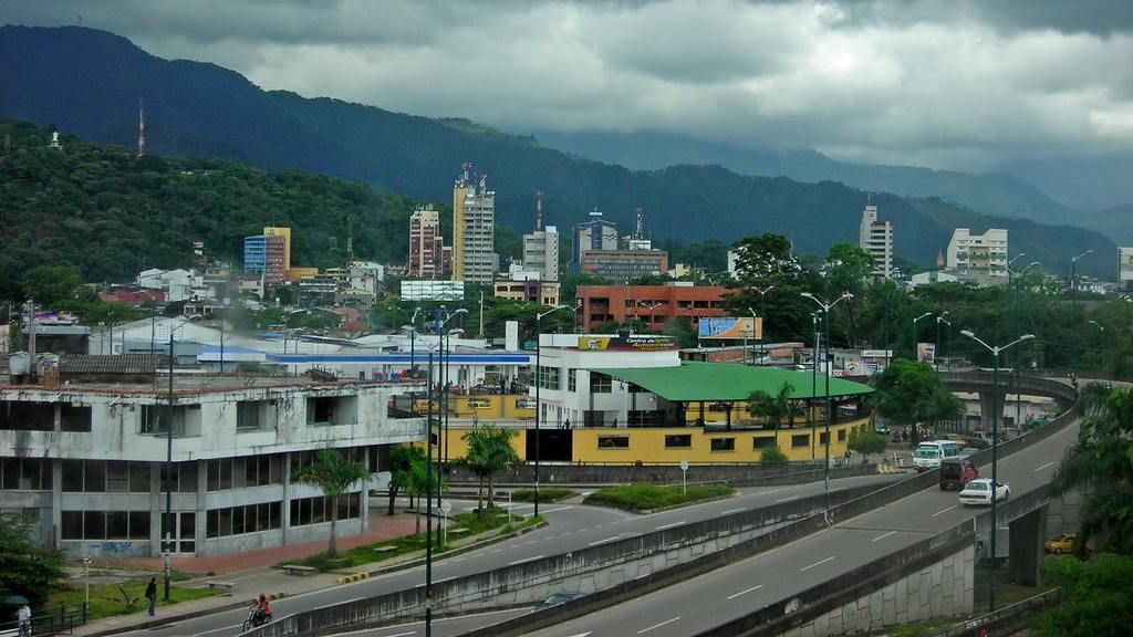 В Колумбии рухнул автодорожный мост: есть погибшие