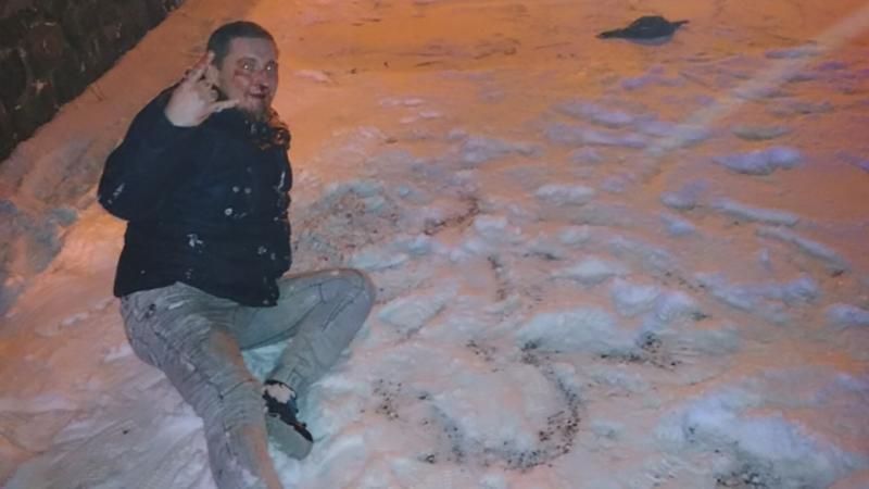 Невідомі ногами побили українського журналіста на Закарпатті Невідомі ногами побили українського журналіста на Закарпатті